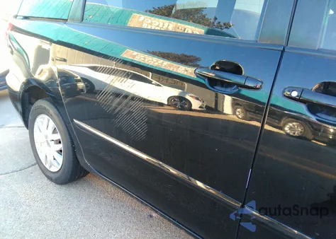 2009 Toyota Sienna Ce/Le z USA, uszkodzony, nr VIN 5TDZK23C29S249896